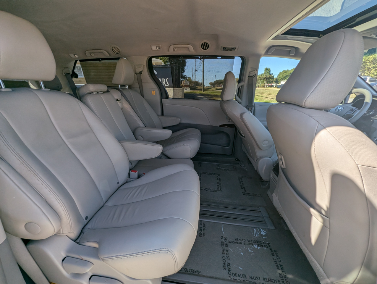 Toyota Sienna  2013 Toyota Sienna  2013