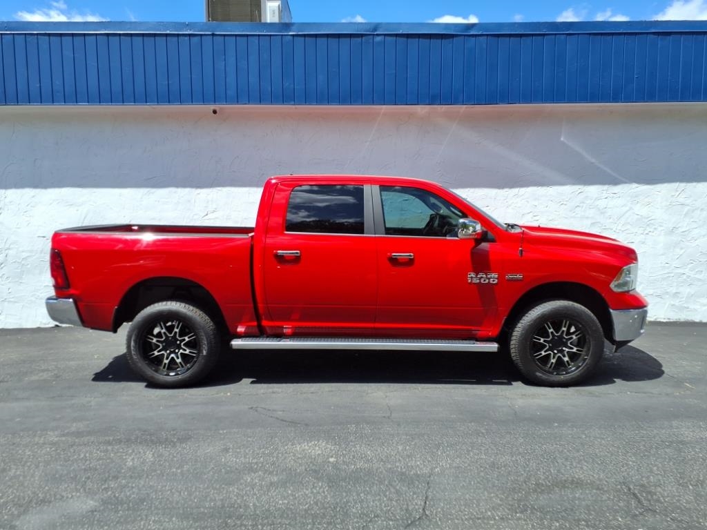 RAM 1500 SLT Crew Cab SWB 4WD 2017