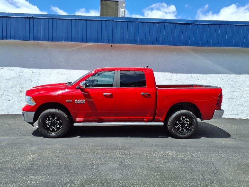 RAM 1500 SLT Crew Cab SWB 4WD 2017