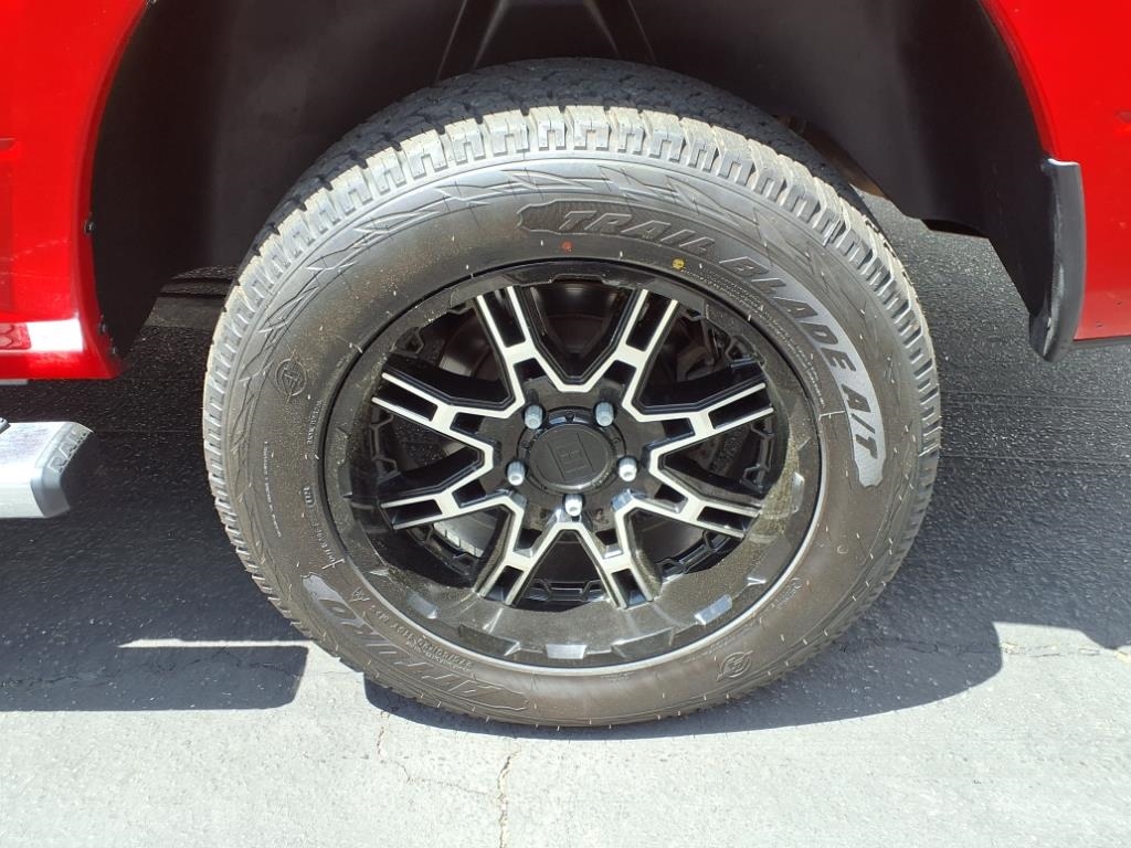 RAM 1500 SLT Crew Cab SWB 4WD 2017