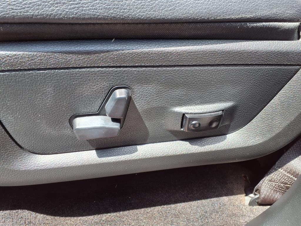 RAM 1500 SLT Crew Cab SWB 4WD 2017