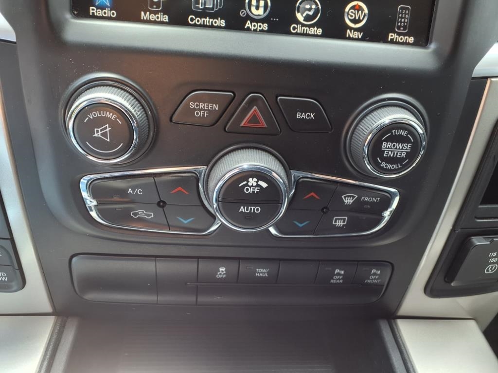 RAM 1500 SLT Crew Cab SWB 4WD 2017