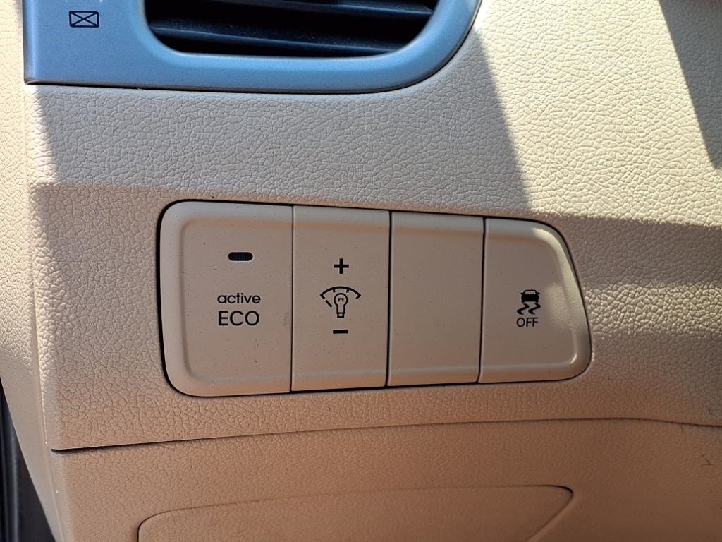 Hyundai Elantra Limited 2012