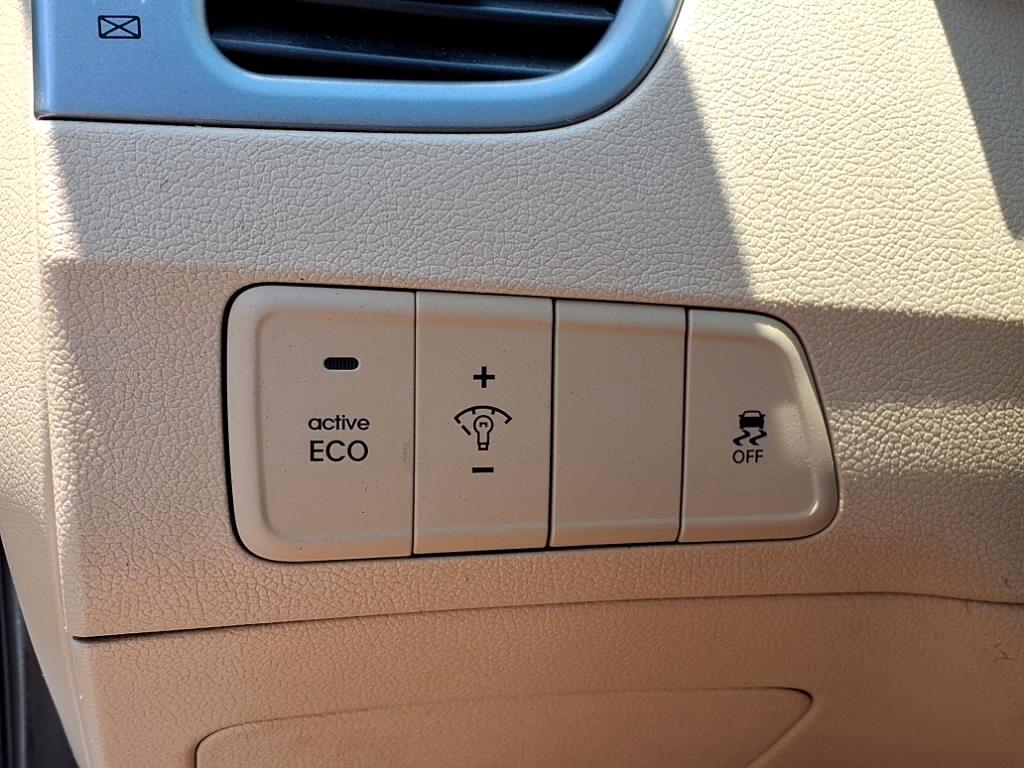 Hyundai Elantra Limited 2012