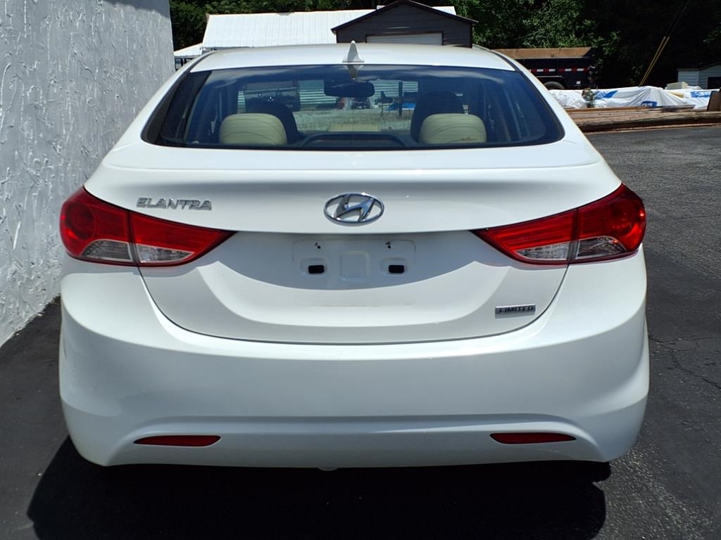 Hyundai Elantra Limited 2012