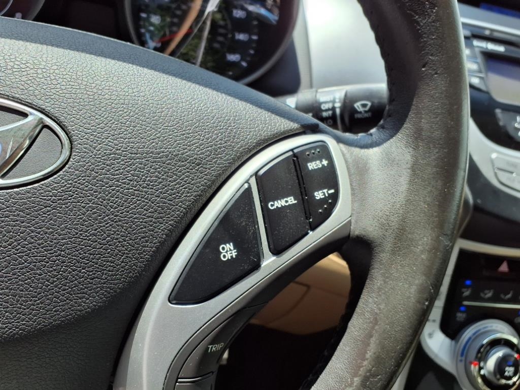 Hyundai Elantra Limited 2012