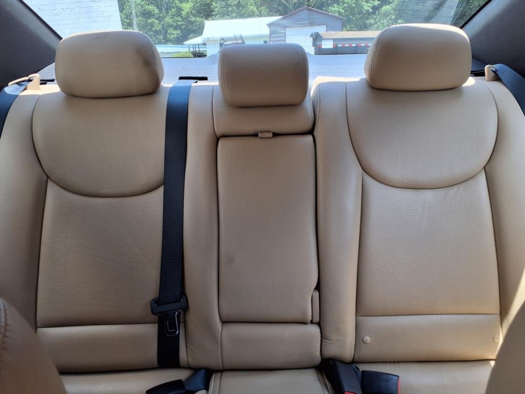 Hyundai Elantra Limited 2012