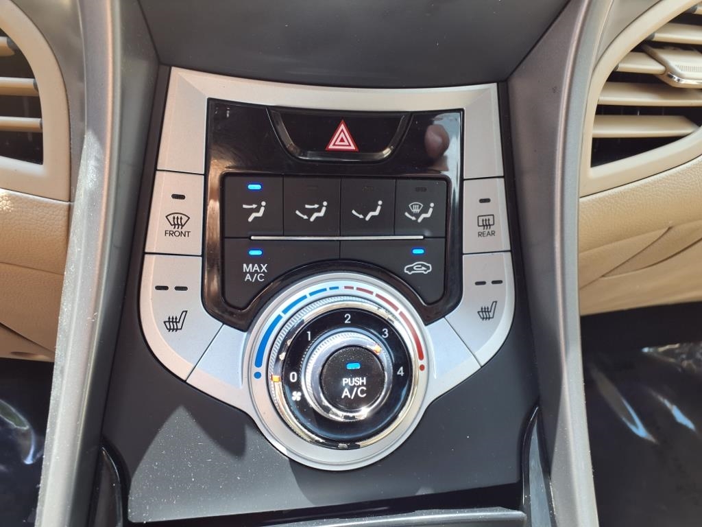 Hyundai Elantra Limited 2012