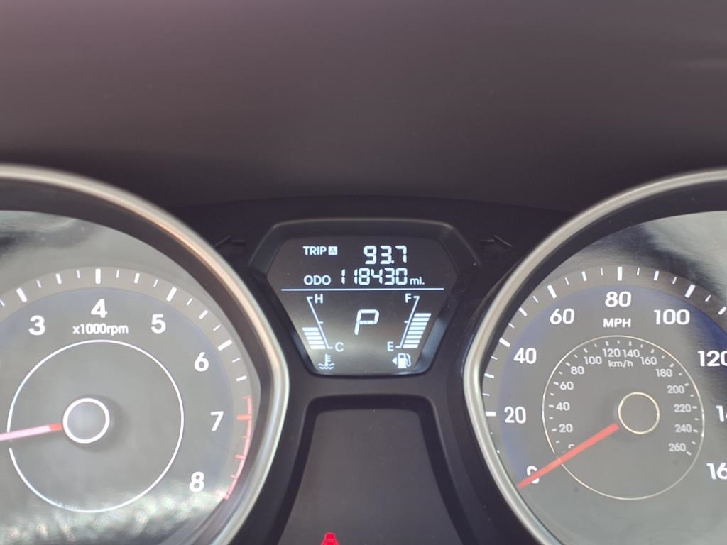 Hyundai Elantra Limited 2012