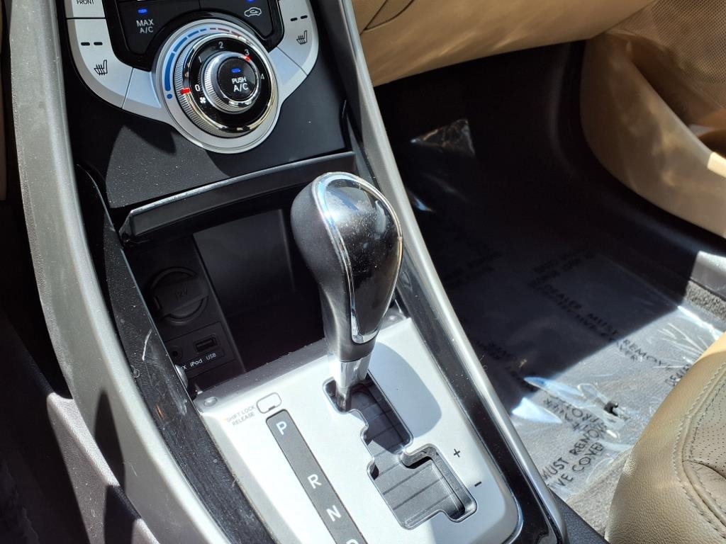 Hyundai Elantra Limited 2012