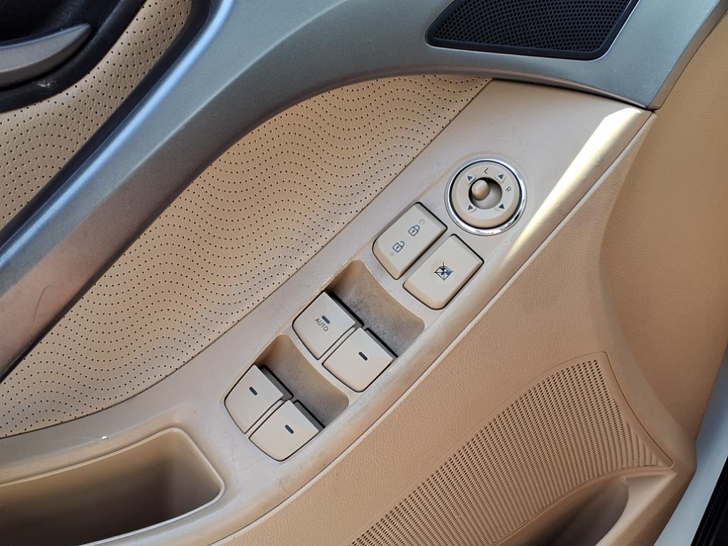 Hyundai Elantra Limited 2012