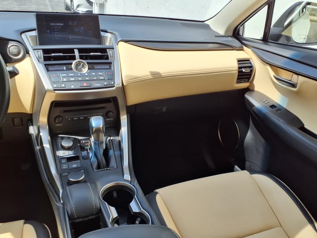 Lexus NX 200t FWD 2016 Lexus NX 200t FWD 2016