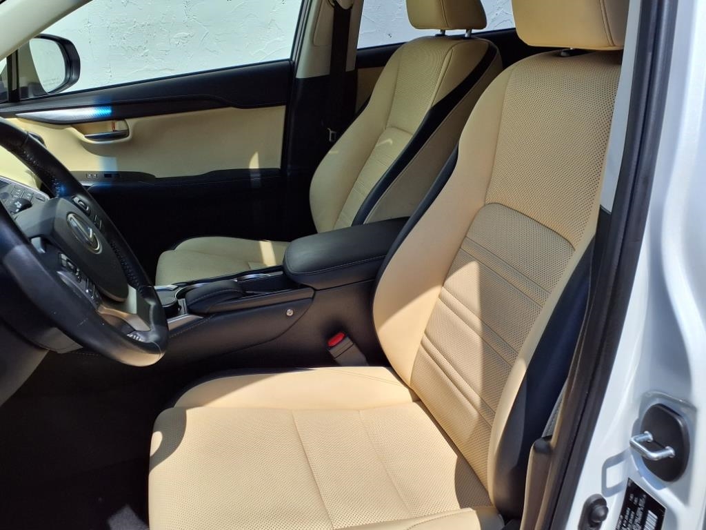 Lexus NX 200t FWD 2016 Lexus NX 200t FWD 2016