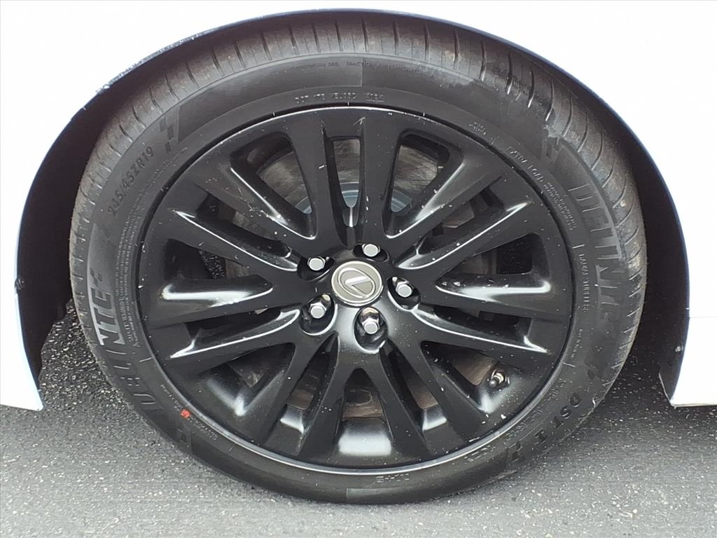 Lexus LS 460 RWD 2017