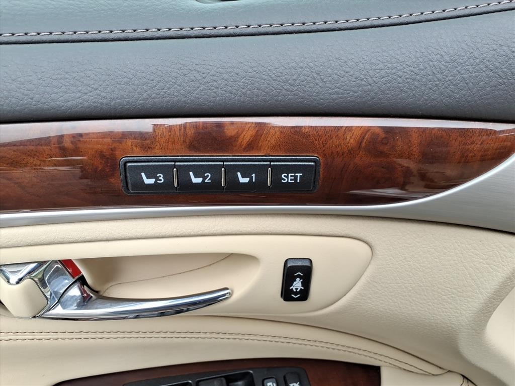 Lexus LS 460 RWD 2017