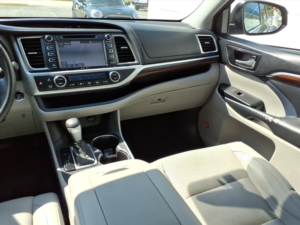 2014 Toyota Highlander Limited photo 13