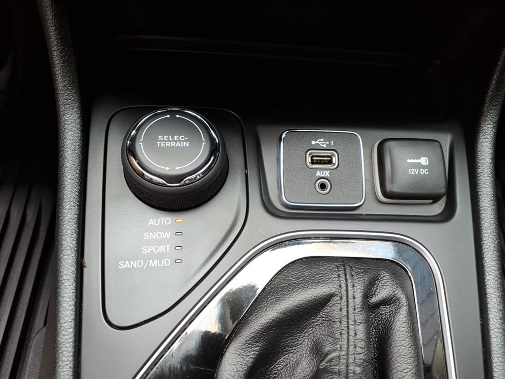 Jeep Cherokee Latitude Plus 4WD 2019 Jeep Cherokee Latitude Plus 4WD 2019