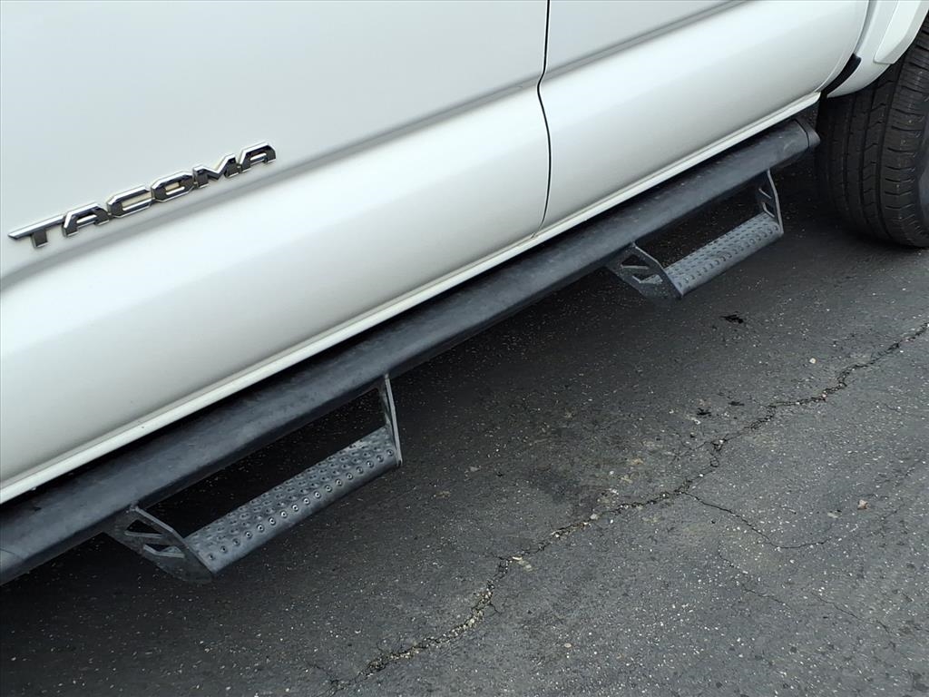 Toyota Tacoma SR5 Double Cab Long Bed V6 6AT 2WD 2017 Toyota Tacoma SR5 Double Cab Long Bed V6 6AT 2WD 2017