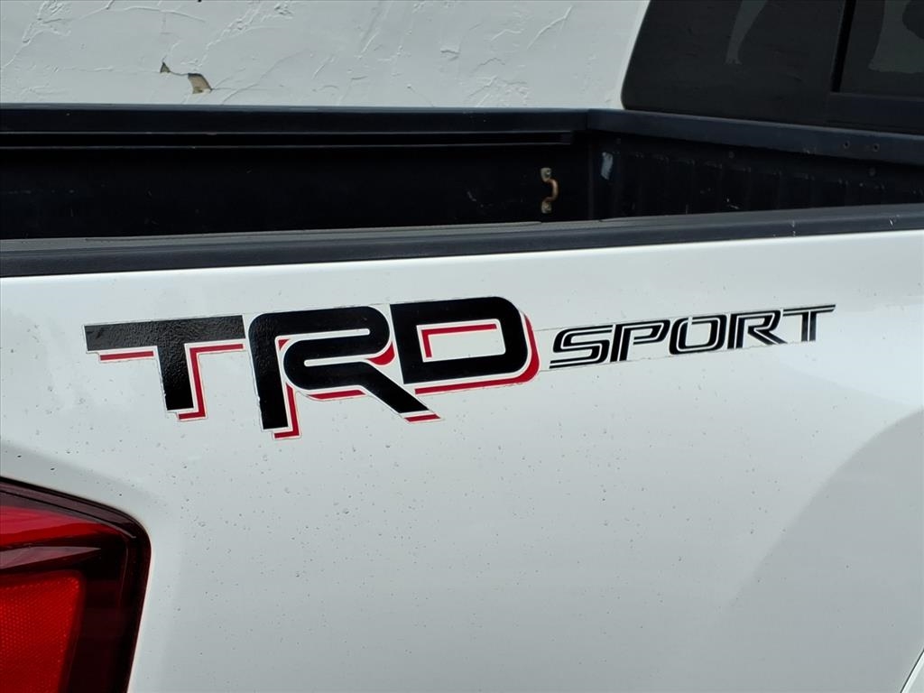 Toyota Tacoma SR5 Double Cab Long Bed V6 6AT 2WD 2017 Toyota Tacoma SR5 Double Cab Long Bed V6 6AT 2WD 2017