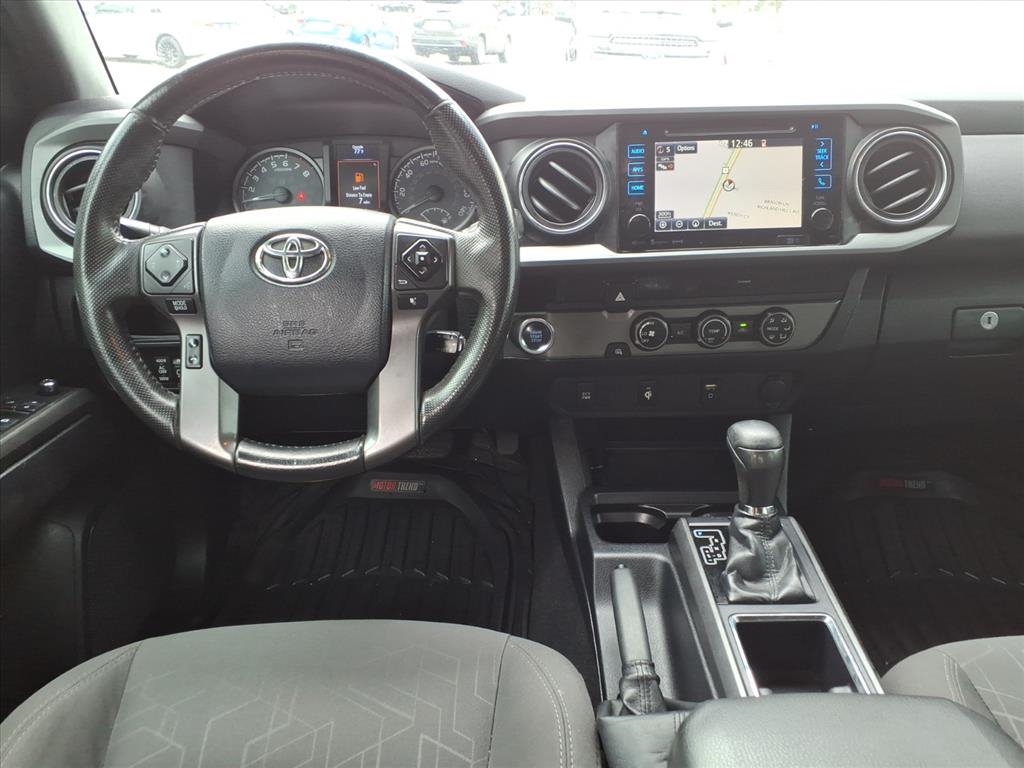 Toyota Tacoma SR5 Double Cab Long Bed V6 6AT 2WD 2017 Toyota Tacoma SR5 Double Cab Long Bed V6 6AT 2WD 2017