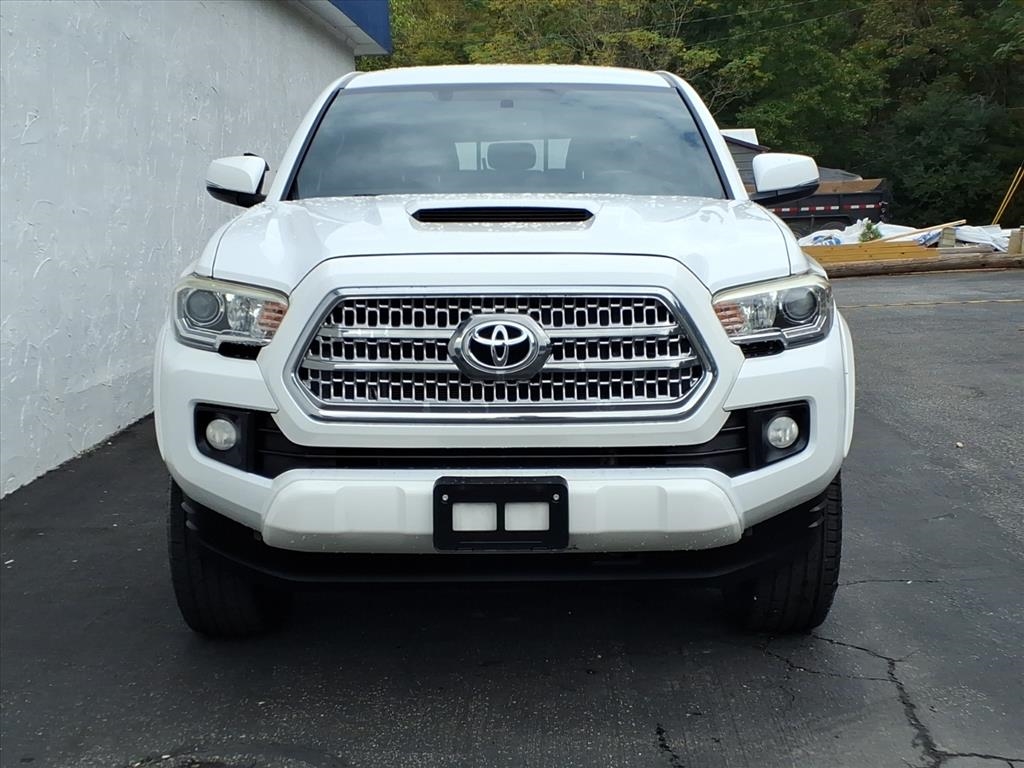 Toyota Tacoma SR5 Double Cab Long Bed V6 6AT 2WD 2017