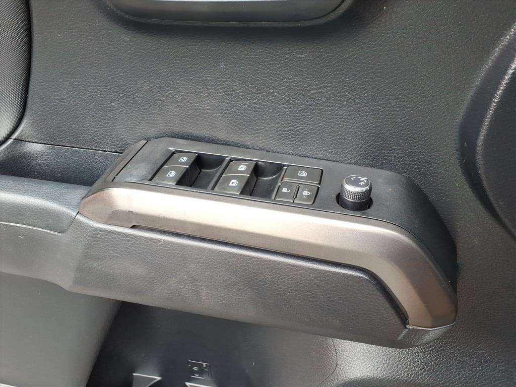 Toyota Tacoma SR5 Double Cab Long Bed V6 6AT 2WD 2017