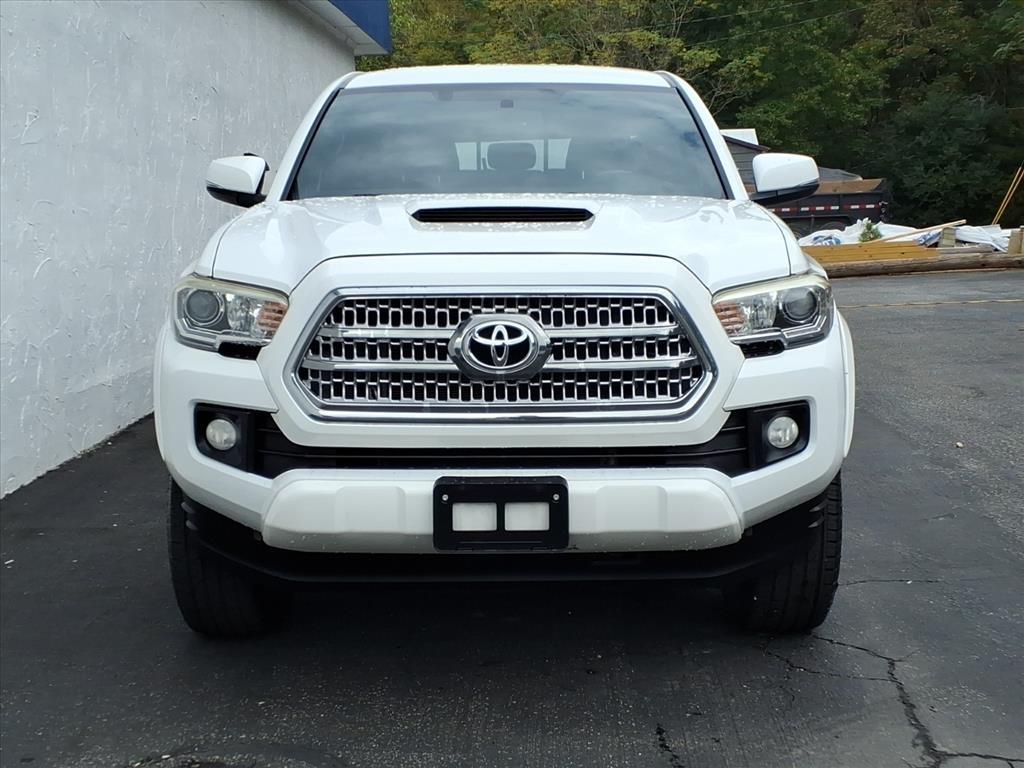 Toyota Tacoma SR5 Double Cab Long Bed V6 6AT 2WD 2017