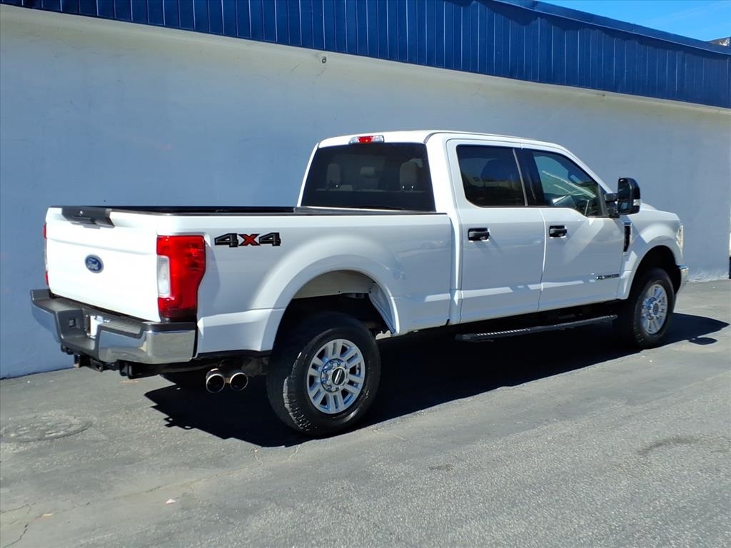 Ford F-250 SD XLT Crew Cab 4WD 2019 Ford F-250 SD XLT Crew Cab 4WD 2019
