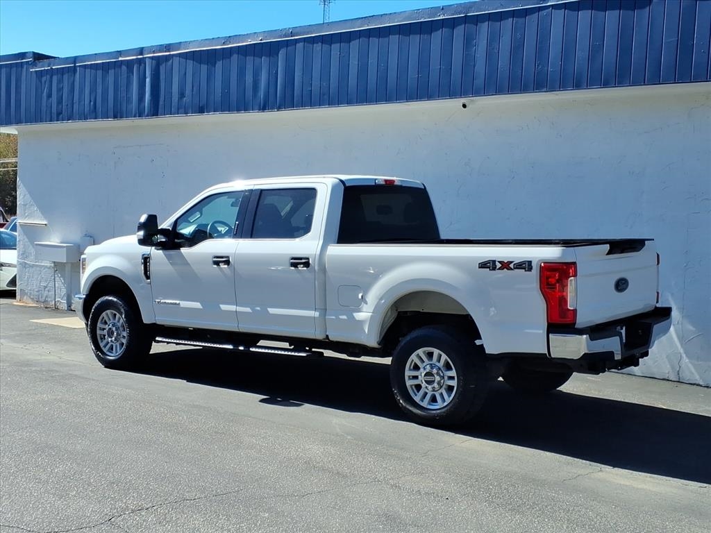 Ford F-250 SD XLT Crew Cab 4WD 2019 Ford F-250 SD XLT Crew Cab 4WD 2019