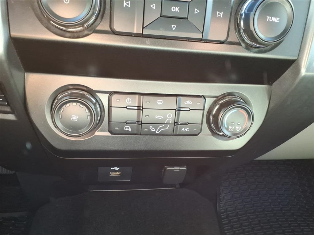 Ford F-250 SD XLT Crew Cab 4WD 2019 Ford F-250 SD XLT Crew Cab 4WD 2019