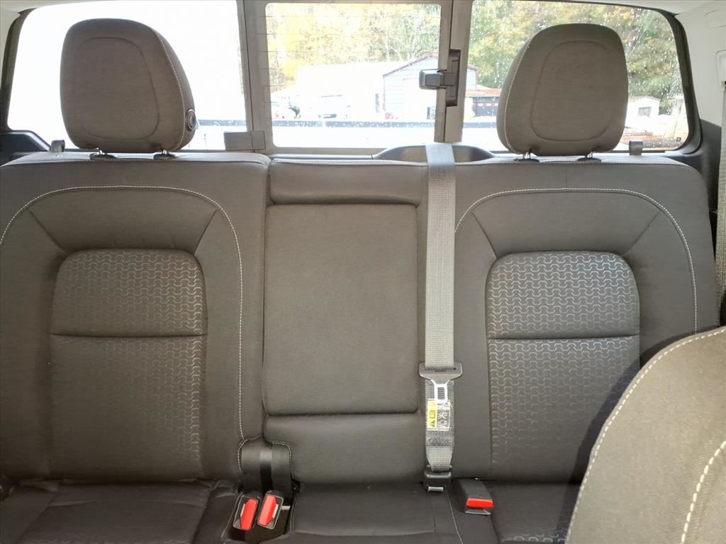 GMC Canyon SLE Crew Cab 4WD Long Box 2016 GMC Canyon SLE Crew Cab 4WD Long Box 2016