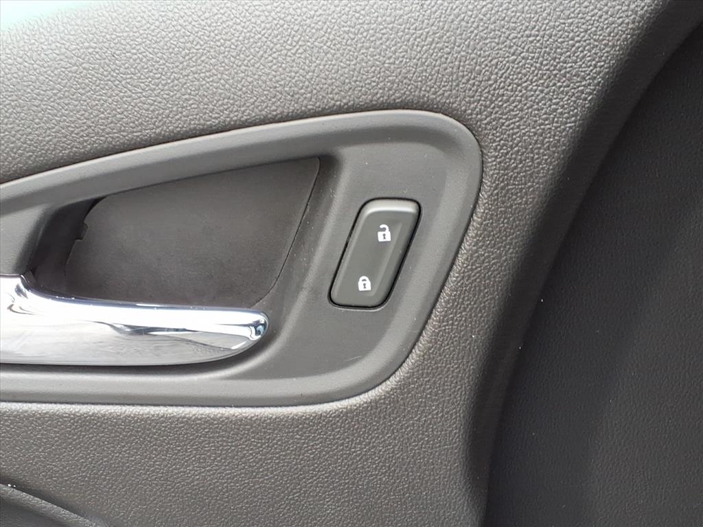 GMC Canyon SLE Crew Cab 4WD Long Box 2016 GMC Canyon SLE Crew Cab 4WD Long Box 2016