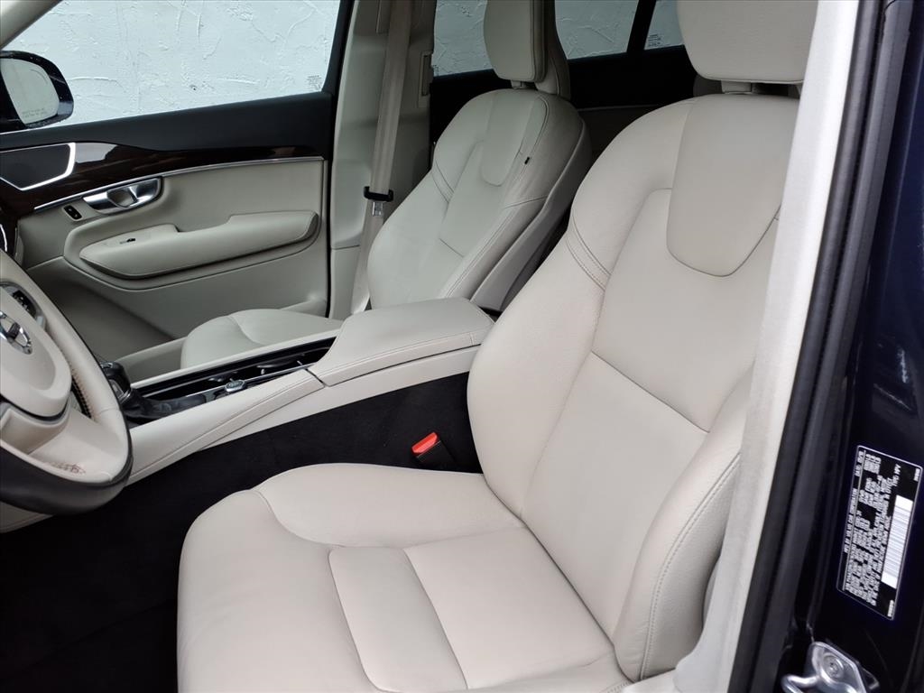 Volvo XC90 T6 Momentum AWD 2019 Volvo XC90 T6 Momentum AWD 2019