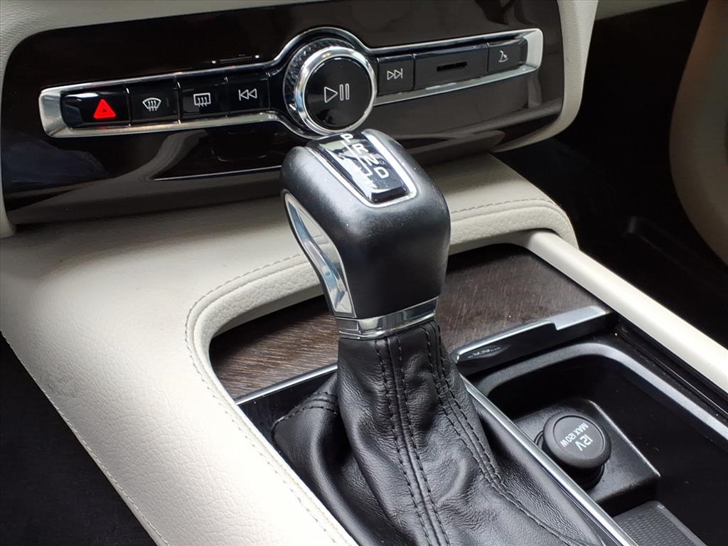 Volvo XC90 T6 Momentum AWD 2019 Volvo XC90 T6 Momentum AWD 2019