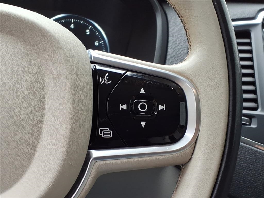 Volvo XC90 T6 Momentum AWD 2019 Volvo XC90 T6 Momentum AWD 2019