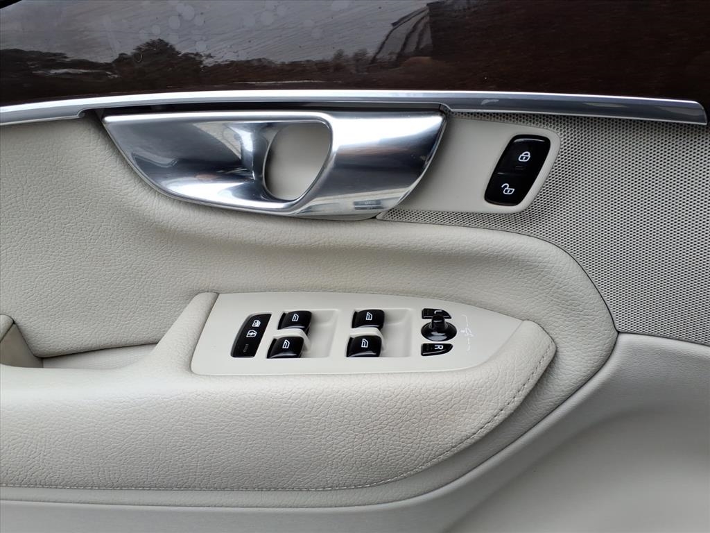 Volvo XC90 T6 Momentum AWD 2019 Volvo XC90 T6 Momentum AWD 2019
