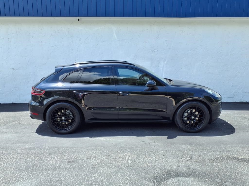 2015 Porsche Macan S photo 2