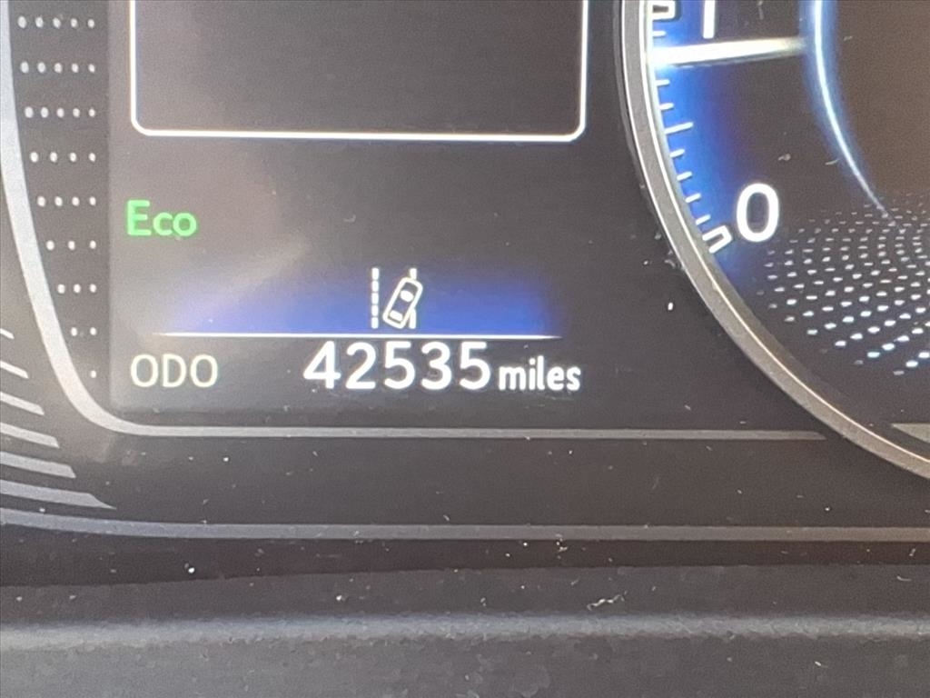 Lexus UX 200 Base 2019