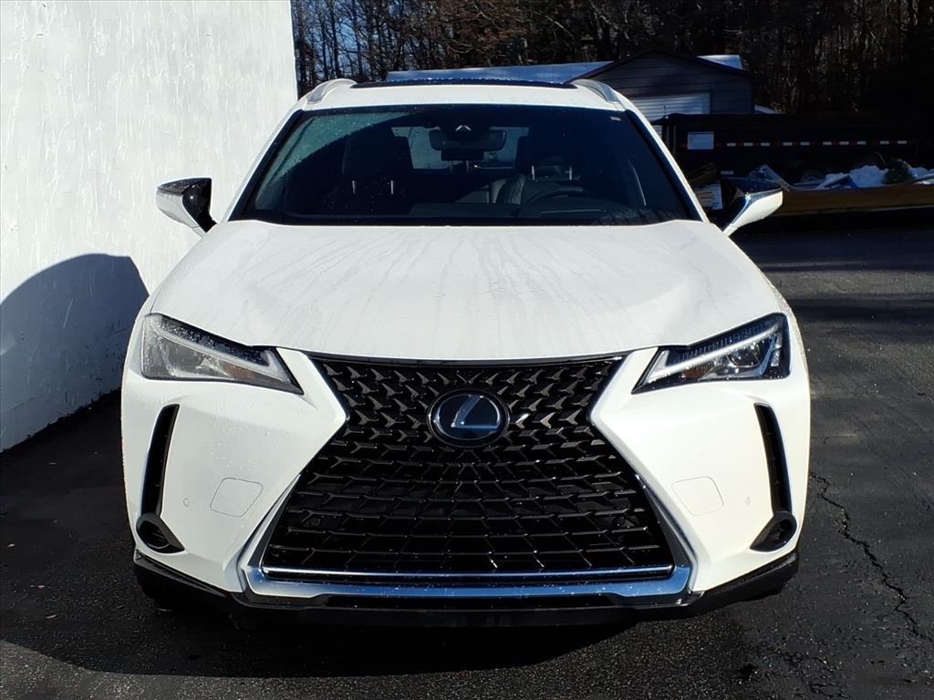 Lexus UX 200  2019