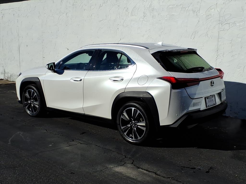 Lexus UX 200  2019