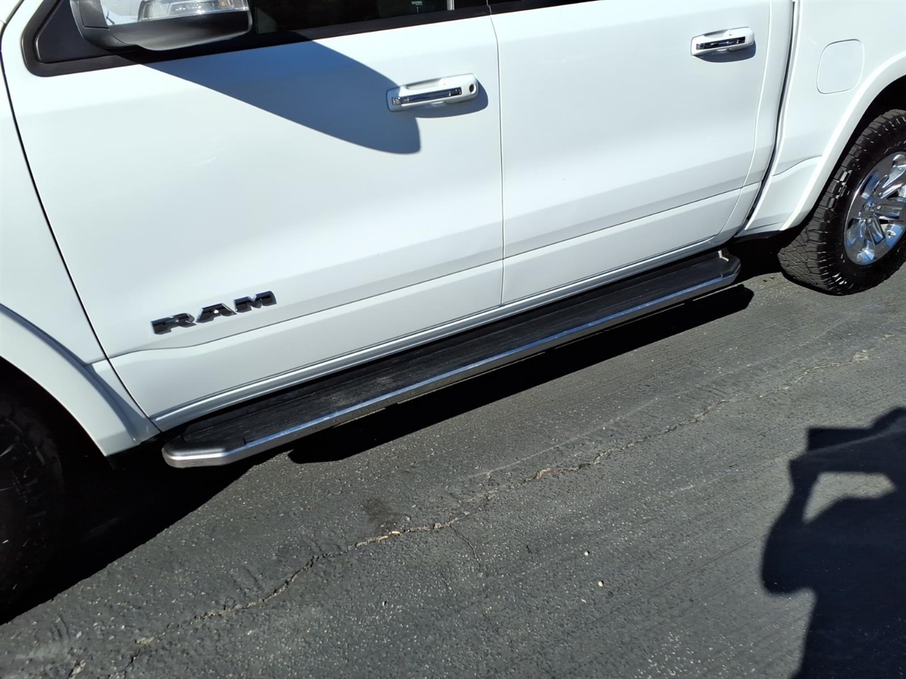 RAM 1500 Laramie Crew Cab SWB 4WD 2020