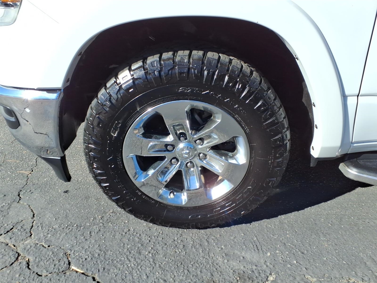 RAM 1500 Laramie Crew Cab SWB 4WD 2020