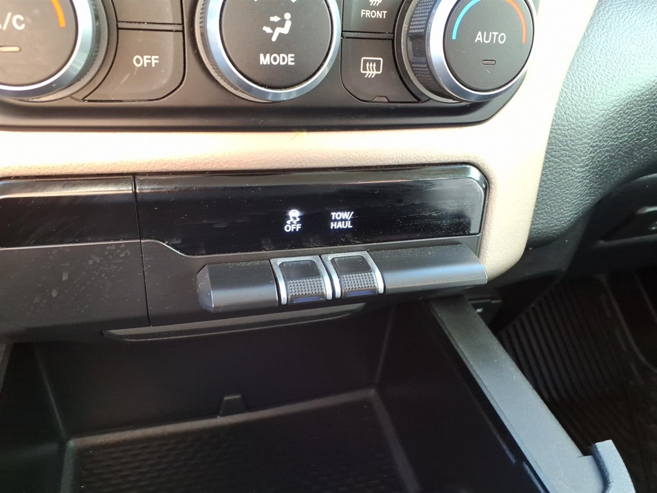 RAM 1500 Laramie Crew Cab SWB 4WD 2020