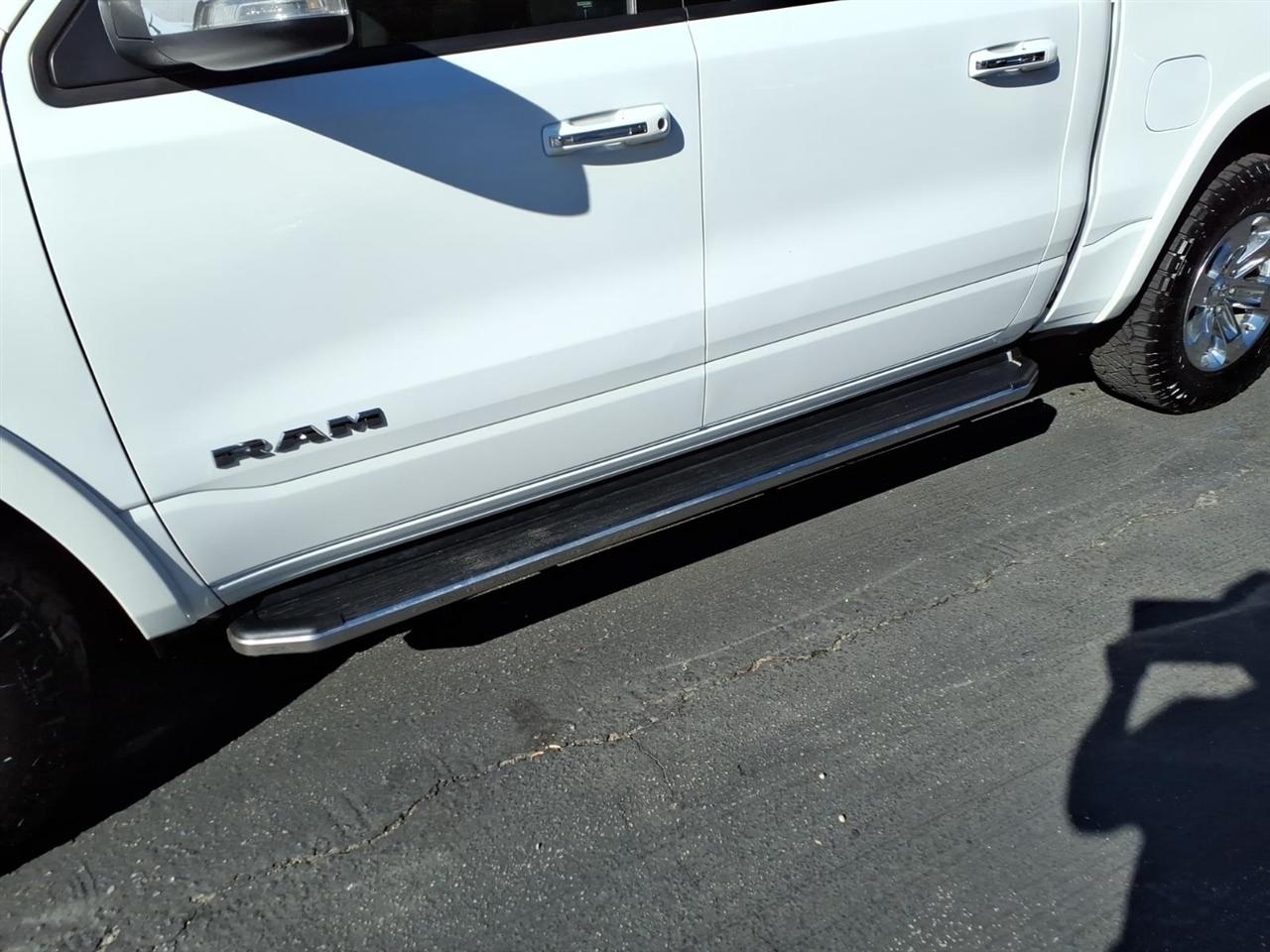 RAM 1500 Laramie Crew Cab SWB 4WD 2020