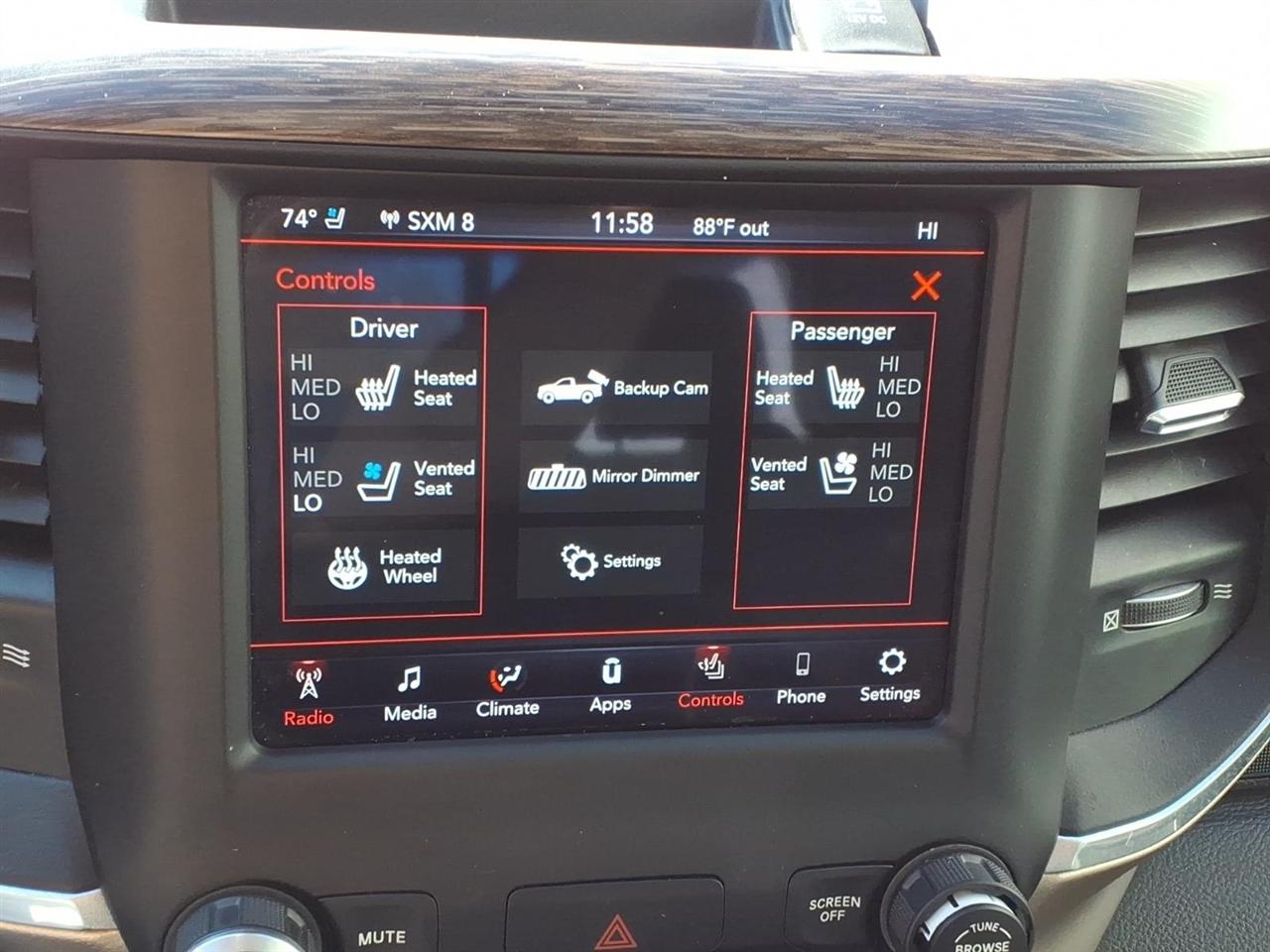 RAM 1500 Laramie Crew Cab SWB 4WD 2020