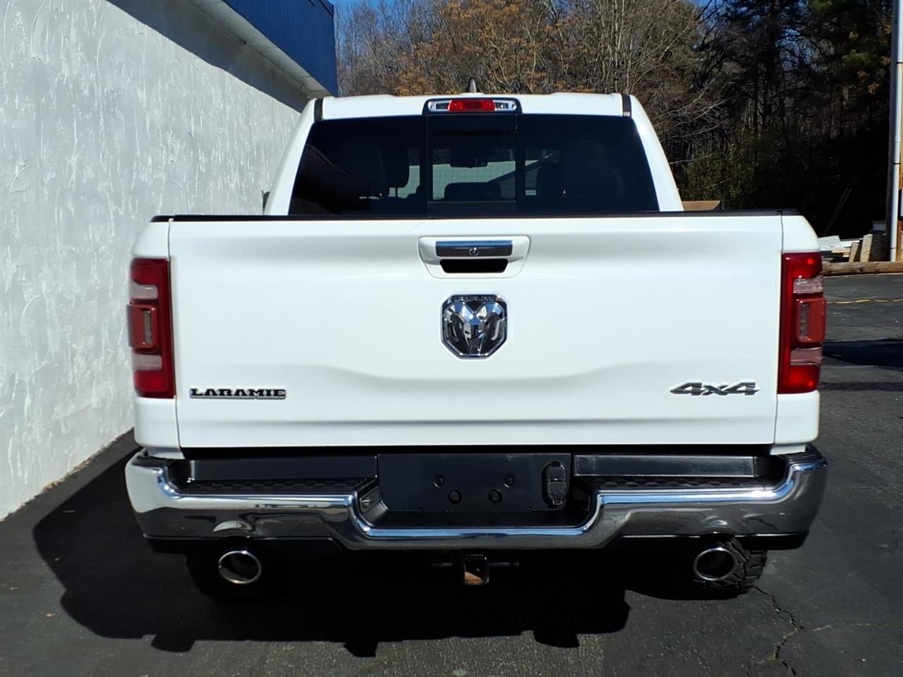 RAM 1500 Laramie 4x4 Crew Cab 5'7" Box 2020