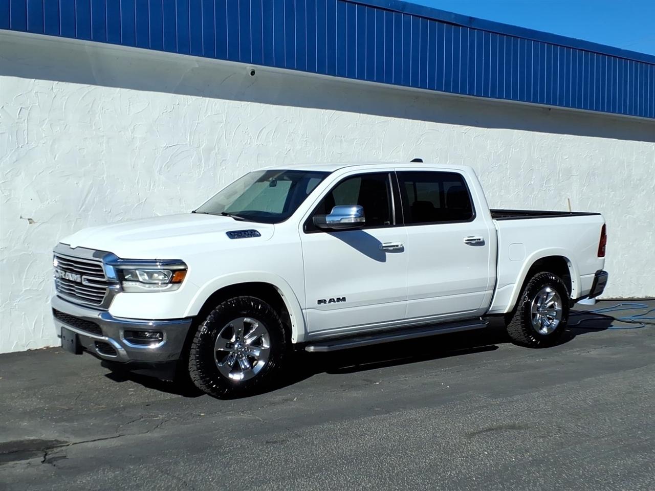 RAM 1500 Laramie 4x4 Crew Cab 5'7" Box 2020