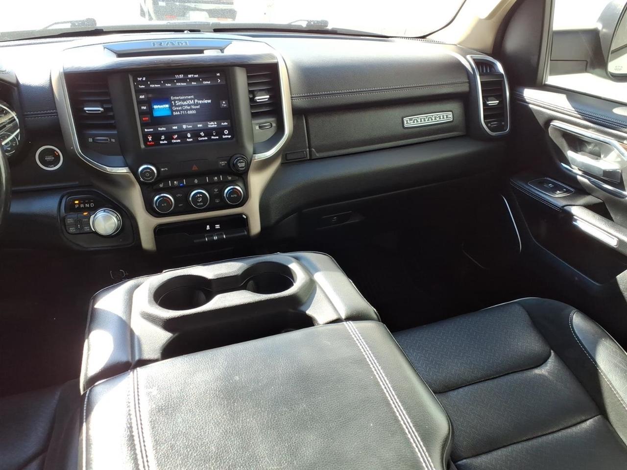 RAM 1500 Laramie 4x4 Crew Cab 5'7" Box 2020