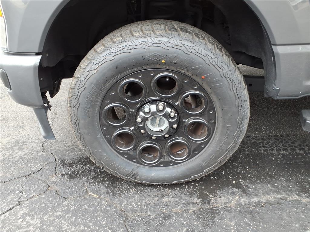 Ford F-250 SD Lariat Crew Cab 4WD 2023