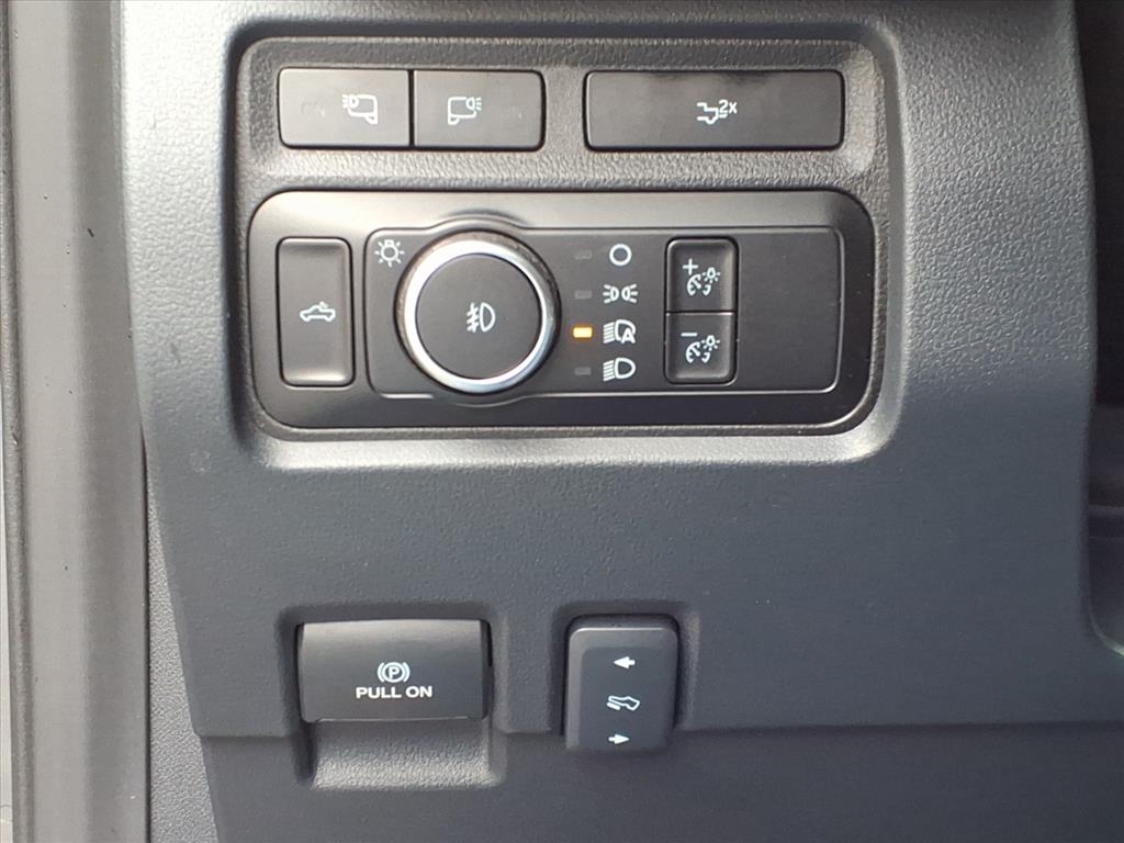 Ford F-250 SD Lariat Crew Cab 4WD 2023